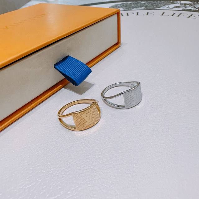 New original Lv ring Louis Vuitton Louis Vuitton counter consistent material po