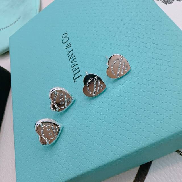 The new heart earrings Return To Tiffany series is inspired by the iconic keych