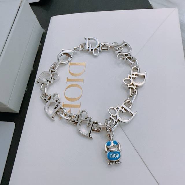 Dior new high-quality Dior bracelet original goods counter new mold retro fashio