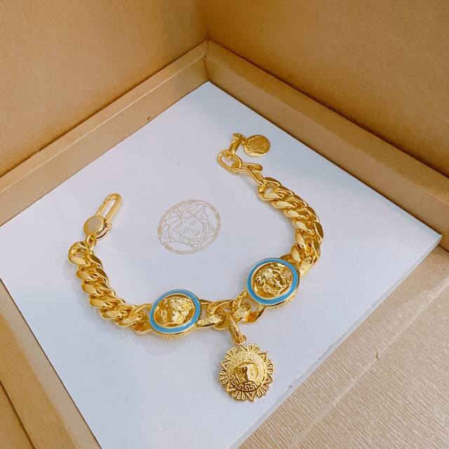 High quality Versace bracelet Medusa head original goods counter new model open