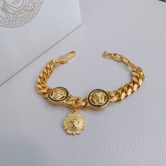 High quality Versace bracelet Medusa head original goods counter new model open