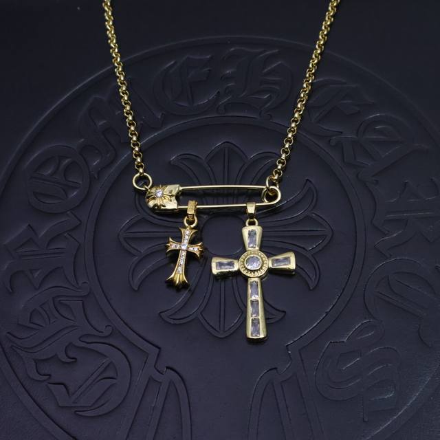 2025 New arrivals: Chrome Hearts gold hot-selling brooch chain necklace, so cool