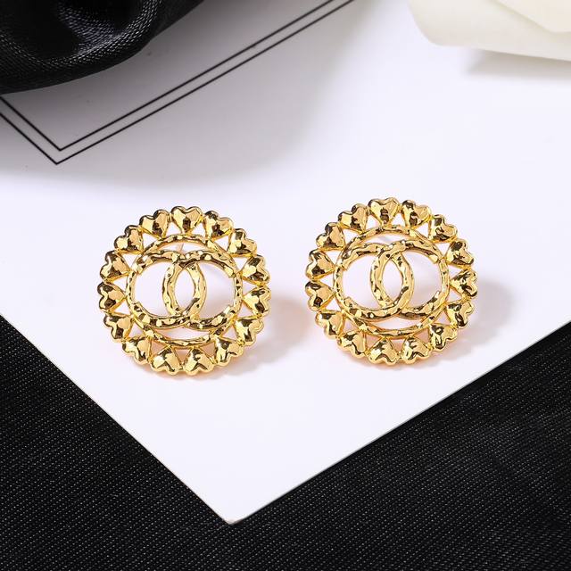 Chanel new earrings purchasing level one to one quality Chanel goose series clas