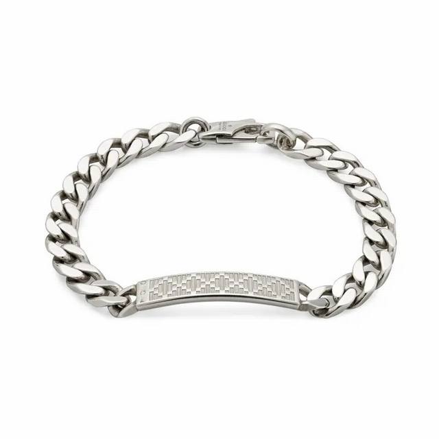 Size 18-20-22 The Gucci Diamante series draws inspiration from the brand's colle