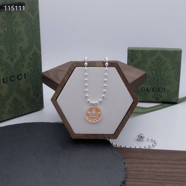 Top original Gucci Xadidas joint tag enamel round bead necklace orange Top repl