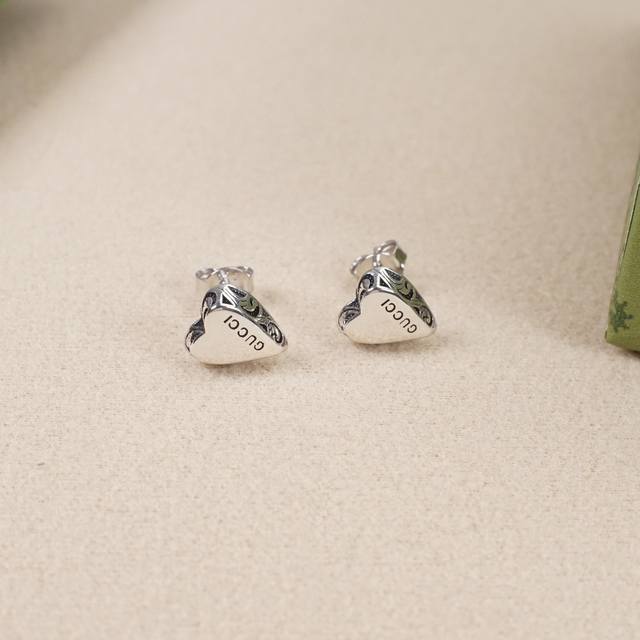 Gucci Double G Heart Pendant Retro Silver Earrings Heart Series, retro pattern o