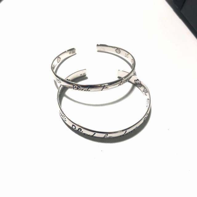 Gucci Flower and bird couple bracelet Wide version number: 300540 Narrow version