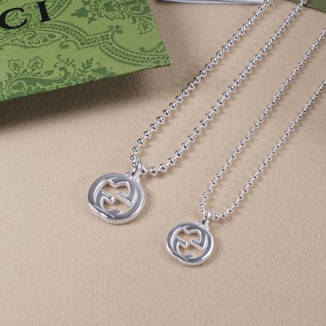 Gucci Interlocking Double G Silver Bead Chain Necklace The iconic beads are made