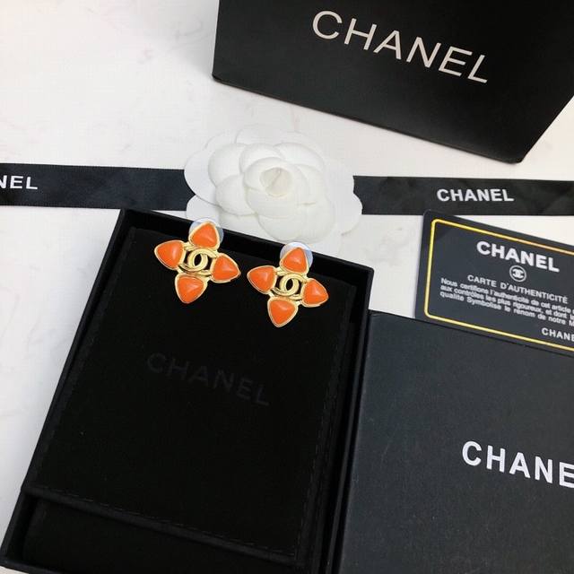 Chanel Chanel earrings Chanel earrings are the best-selling model on the market!