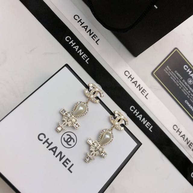 Chanel The latest models are released simultaneously at the counters. The hottes