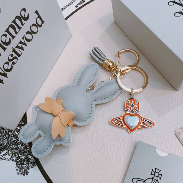 New product release Queen Mother's key chain bag chain latest model bag pendant
