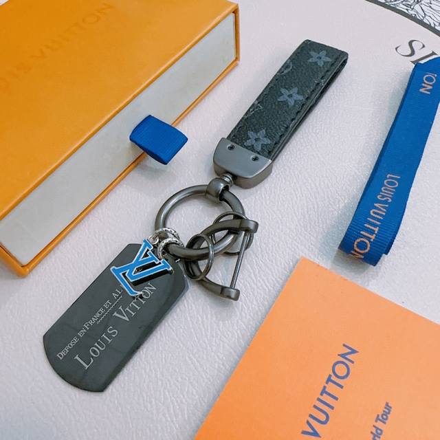 New product release Lv keychain Lv bag buckle latest model bag pendant with high