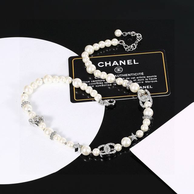 New Chanel Chanel 100th Anniversary Pearl Necklace Clavicle Chain Very delicate
