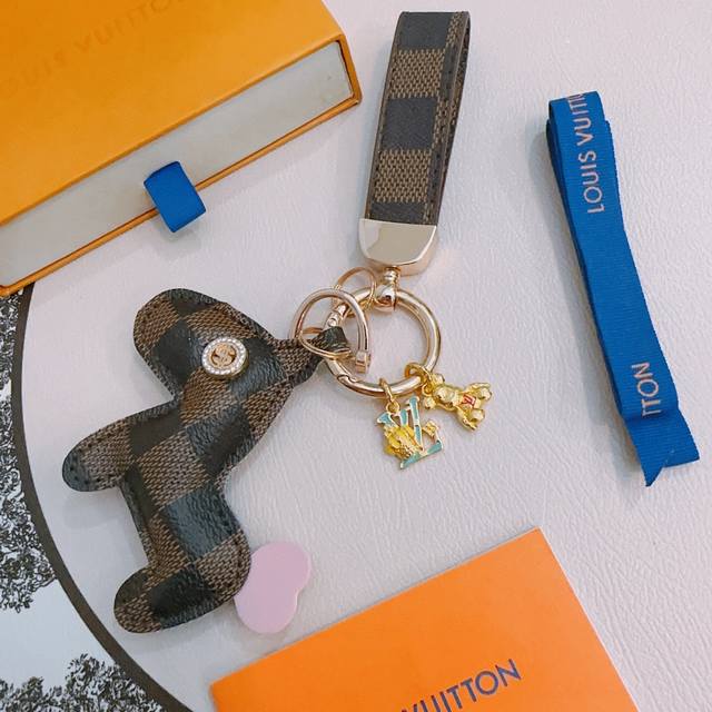 New product release Lv keychain Lv bag buckle latest model bag pendant with high