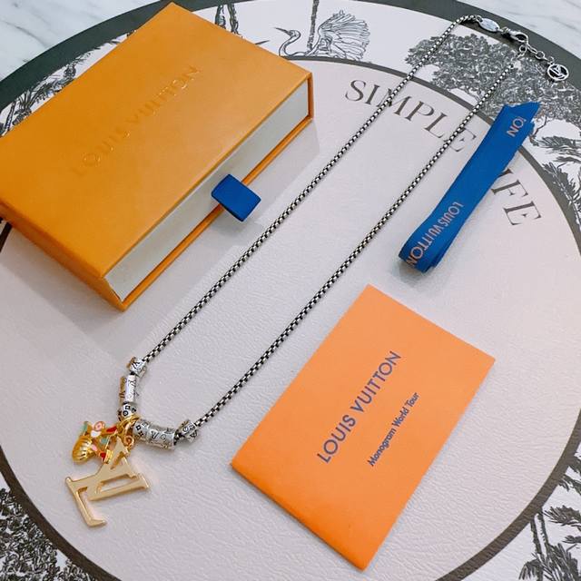 Louis Vuitton Lv necklace original goods, new model from the counter, retro fash