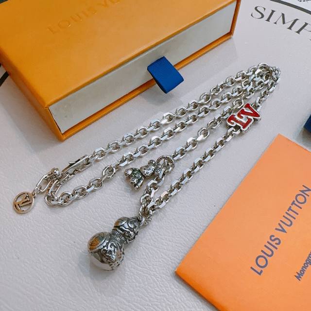 Louis Vuitton Lv necklace original goods, new model from the counter, retro fash