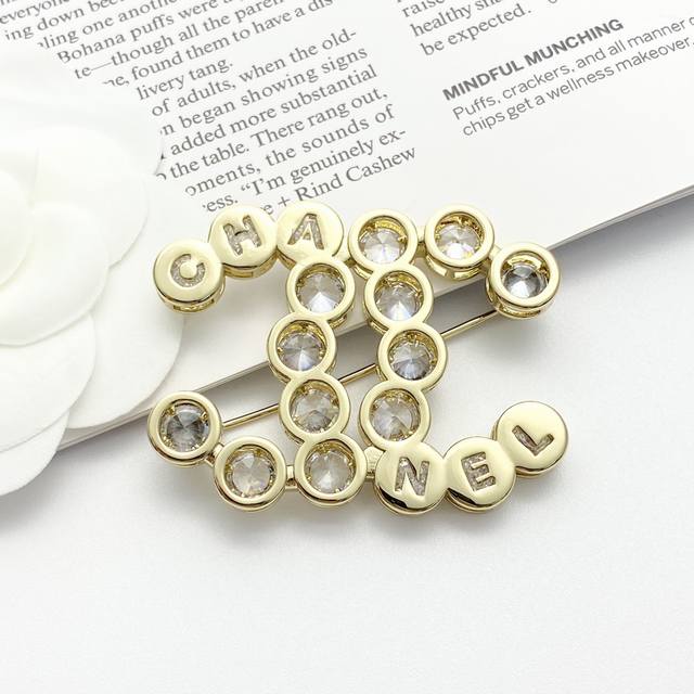code A710 Chanel brooch is hot selling and has a new arrival Chan 24 round six-