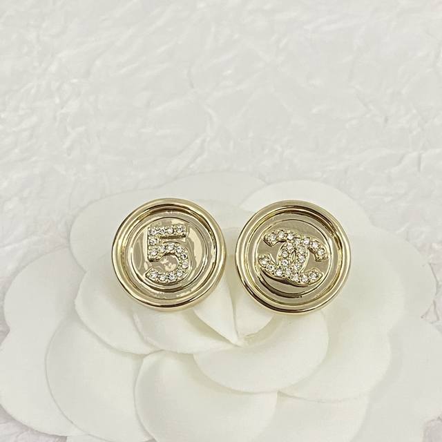 Original mold code Ce065 Zp version Chanel earrings hot-selling new consistent Z