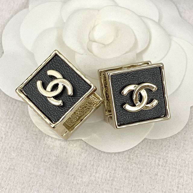 Original mold code Ce060 Zp version Chanel earrings hot-selling new models Chan