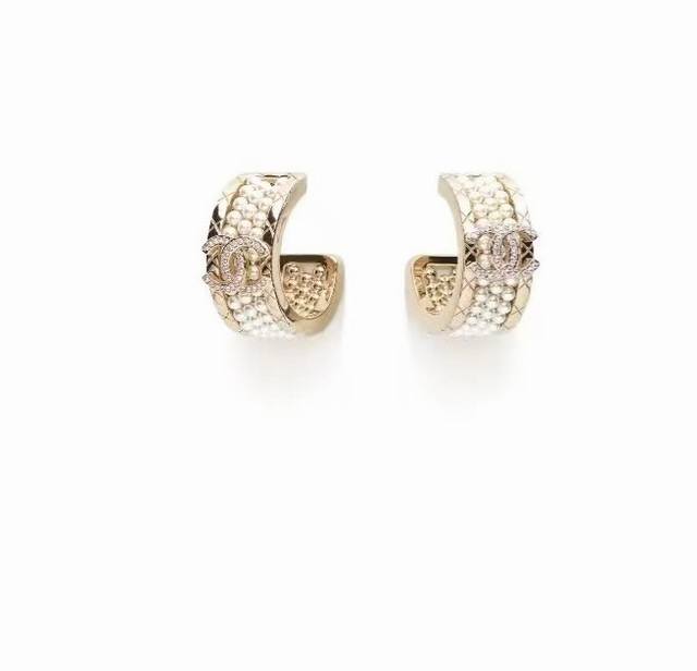 Chanel25A Handmade Diamond Pearl Earrings Chanel high pearls give you a sense of