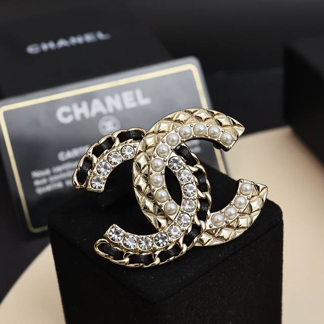 Chanel lambskin rhinestone double C brooch Diamond pattern, rhinestones, pearls,