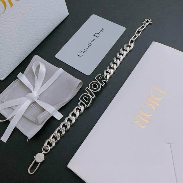 Dior new high-quality Dior bracelet original goods counter new mold retro fashio