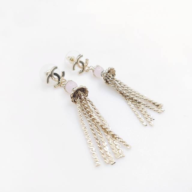Chanel latest pink bead tassel earrings consistent with Z batch brass material D