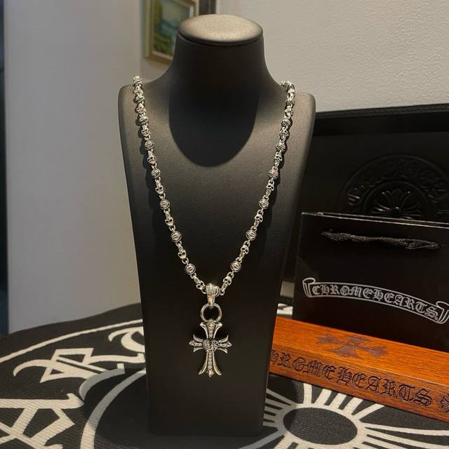 New counter quality Chrome Hearts classic retro skull necklace cross heart pend