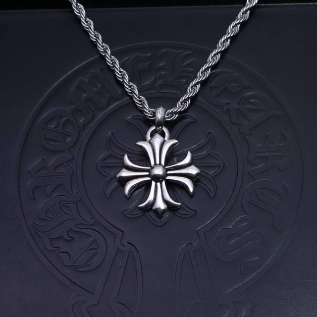 2025 Classic hot item] Chrome Hearts necklace, twisted chain is so cool. Chrome