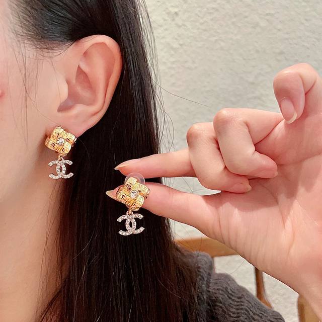 Chanel Chanel vintage earrings. Chanel's styles really need no introduction. Eac