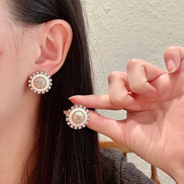 Chanel Chanel vintage earrings There is really no need to introduce the styles o