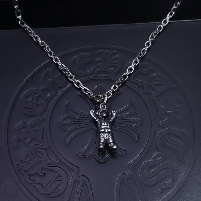 Hot item recommendation: Chrome Hearts necklace, letter chain is so cool. The la