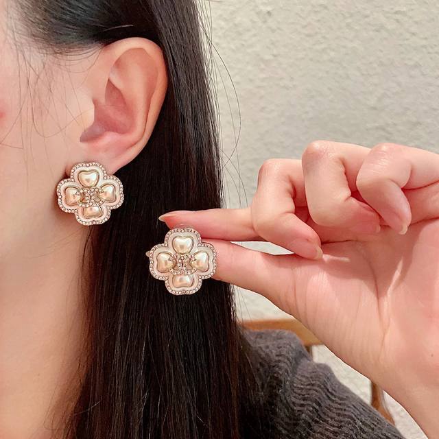 Chanel Chanel vintage earrings. Chanel's styles really need no introduction. Eac
