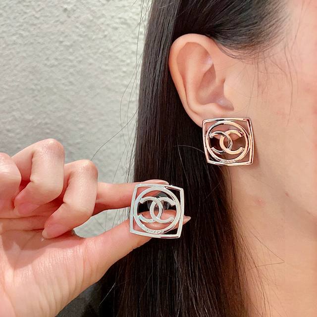 Chanel classic double C letter earrings DDD