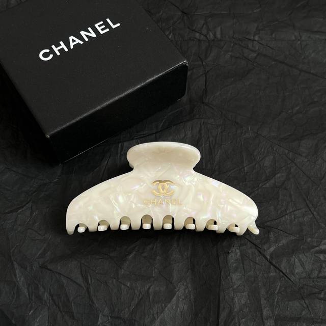 Chanel Chanel second-hand hairpin Super stylish bronze color with classic double