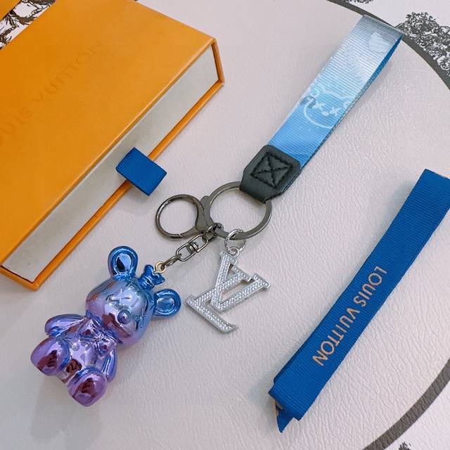 New product release Lv keychain Lv bag buckle latest model bag pendant with hig