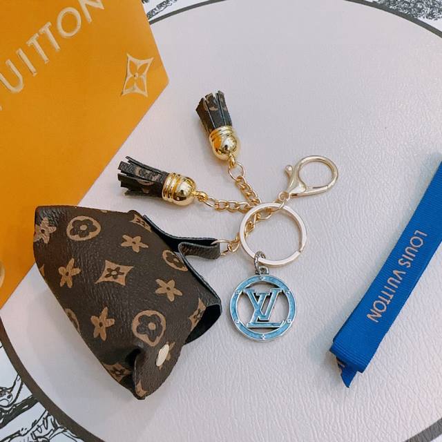 New product release Lv keychain Lv bag buckle latest model bag pendant with hig