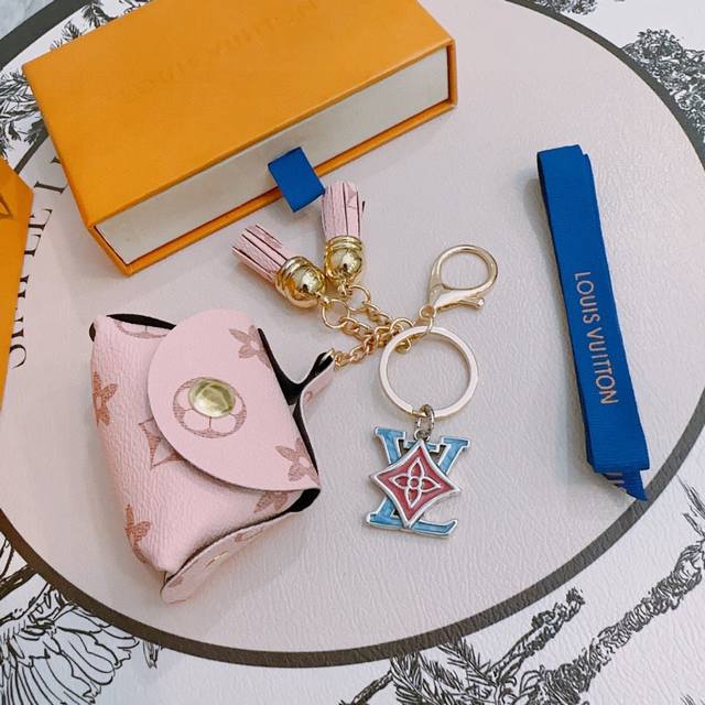 New product release Lv keychain Lv bag buckle latest model bag pendant with hig