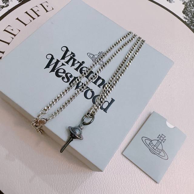 45Cm High quality classic big Saturn necklace for men and women Necklace Vivienn