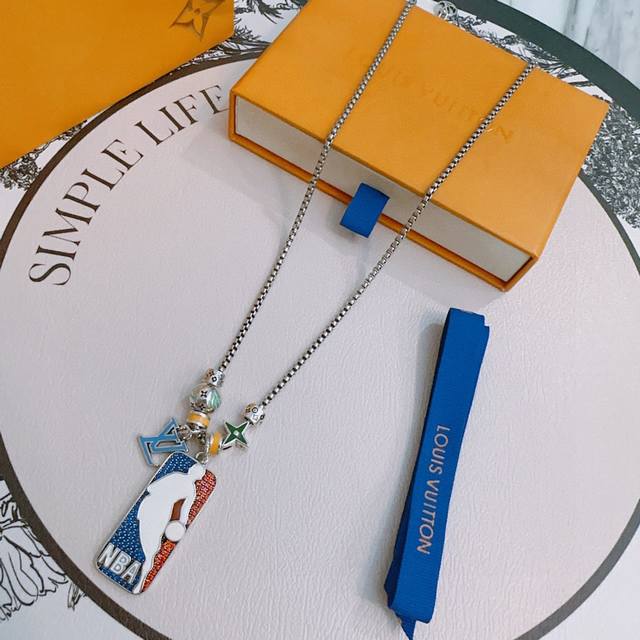 Louis Vuitton Lv necklace original goods, new model from the counter, retro fash