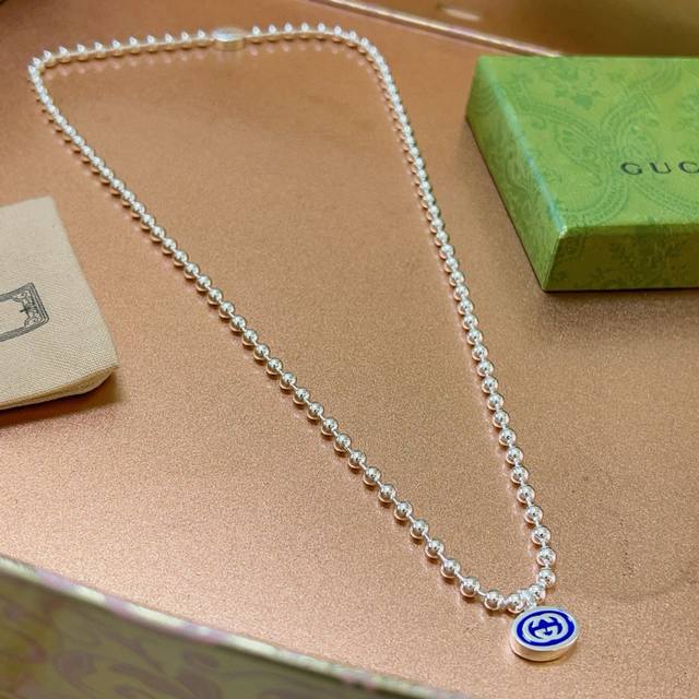 The latest Gucci necklace has a higher grade chain, the same as the celebrity s