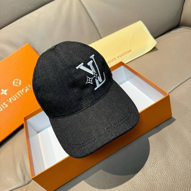 comes with a box and cloth bag. This Lv Louis Vuitton new original baseball cap