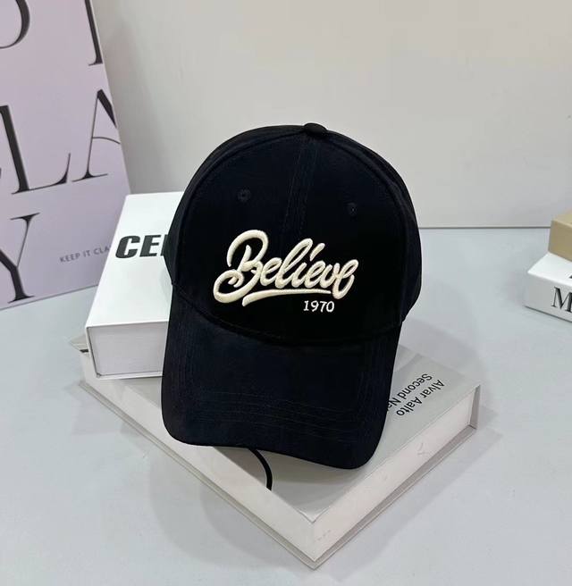 is a popular fashion brand. The new models are a must-have for early autumn wear