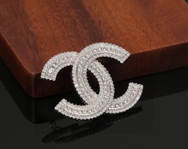 Chanel's hottest brooch, the highest purchasing level, the most tasteful full di