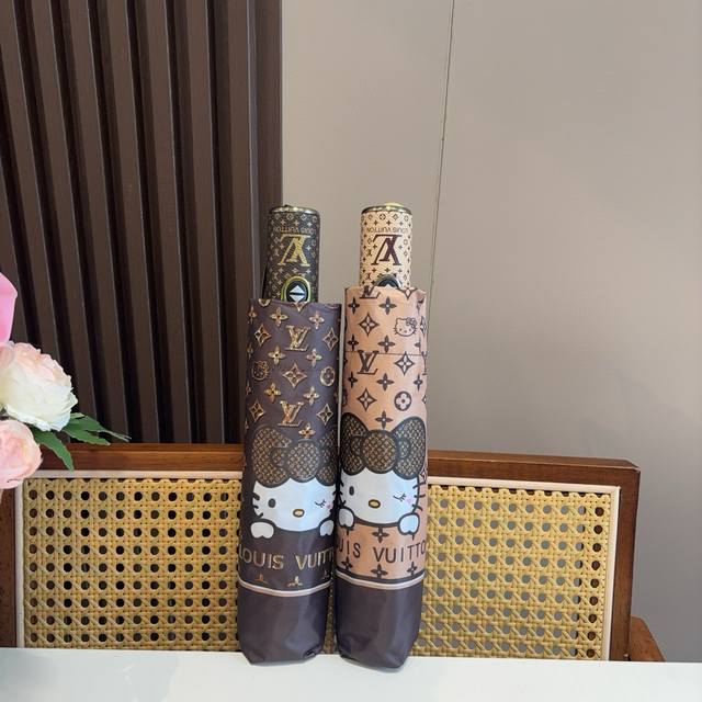 Louis Vuitton's new tri-fold automatic folding umbrella with new coating technol