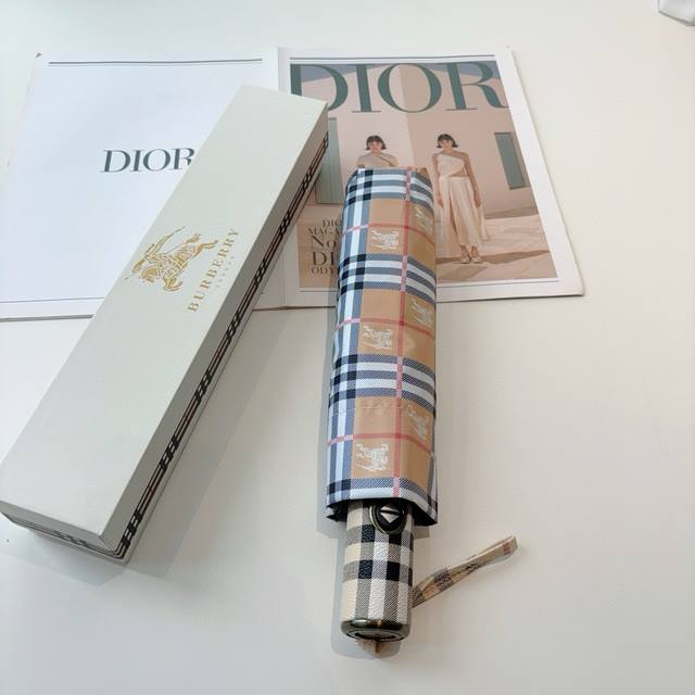 Burberry The Burberry tri-fold automatic folding umbrella is the pinnacle of the