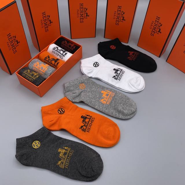 Special counter packaging Hermes new mid-short stacked socks! Five pairs per box