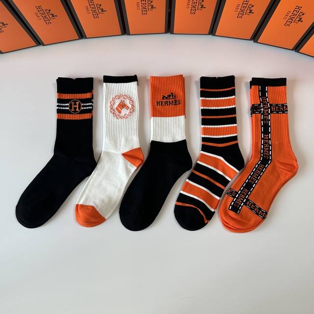Special counter packaging Hermes new mid-length tube stacked socks! Five pairs p