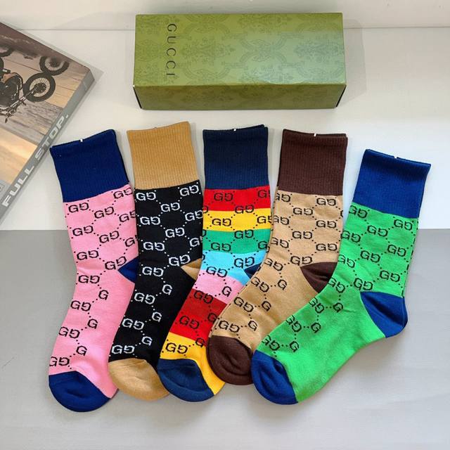 comes with a box of 5 pairs of Gucci Gucci Instagram super popular stockings, pu
