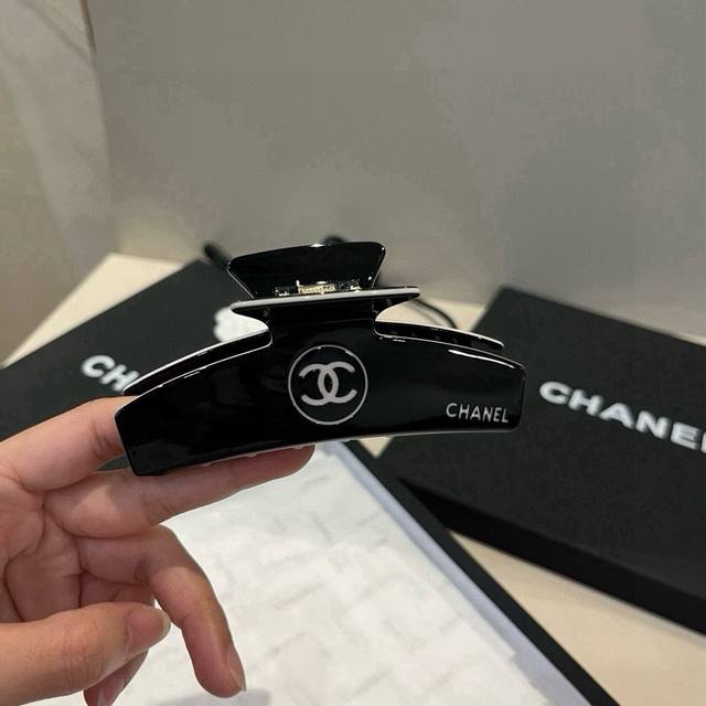 Chanel headband classic Chanel hairpin